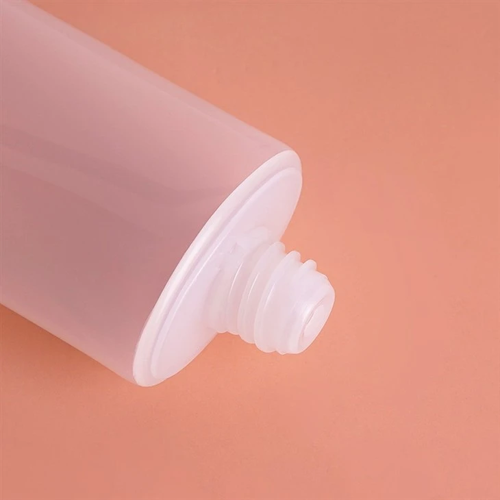 Empty Makeup Tool Squeeze Tube Cosmetic Packaging Soft Squeeze Face Wash Tube With Flocking Brush Applicator